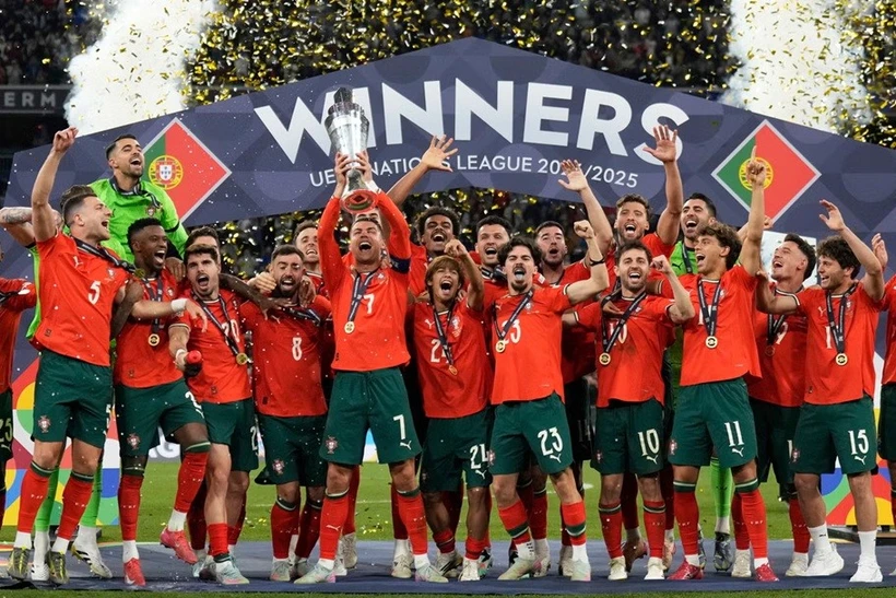 Cristiano Ronaldo: Huyền Thoại Vẫn Tỏa Sáng